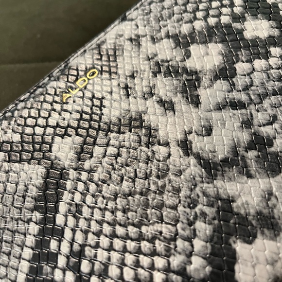 ALDO Snakeskin Wallet - Picture 2 of 4